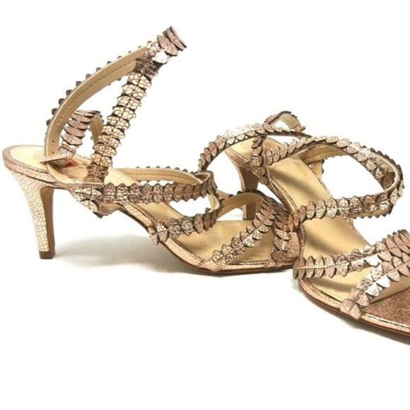 vince camuto yuria